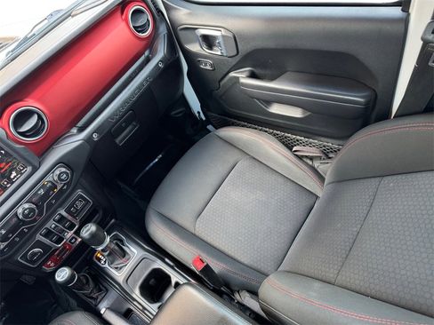 Used 2018 Jeep Wrangler Unlimited Rubicon image 17