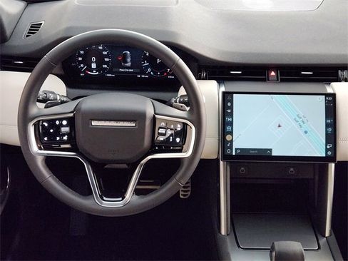 Used 2025 Land Rover Discovery Sport Dynamic SE image 26