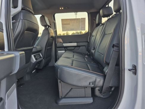 New 2026 Ford F250 Lariat w/ Black Appearance Package image 34