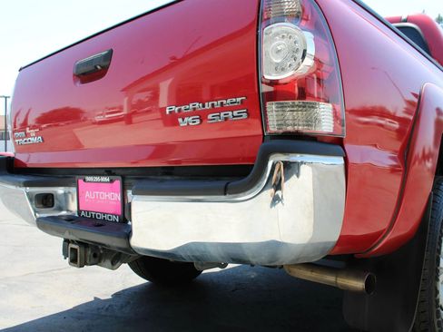 Used 2015 Toyota Tacoma PreRunner image 14