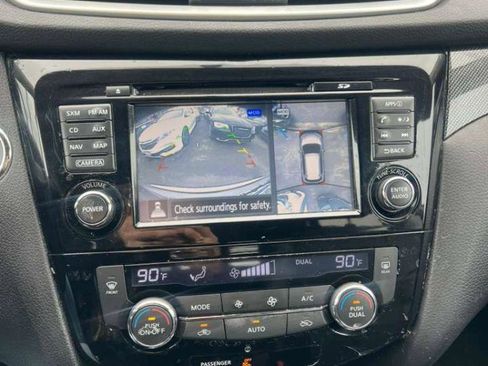 Used 2016 Nissan Rogue SL w/ SL Premium Package image 17