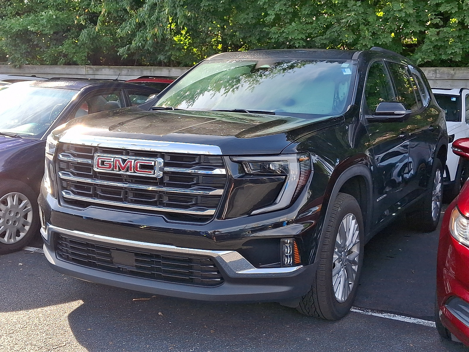 Used 2024 GMC Acadia Elevation w/ Luxury Package AWD/4WD image 3
