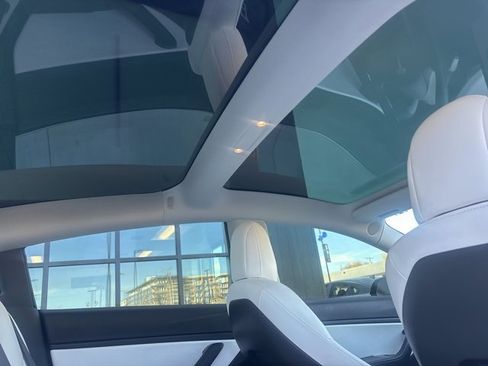 Used 2018 Tesla Model 3 Long Range image 15