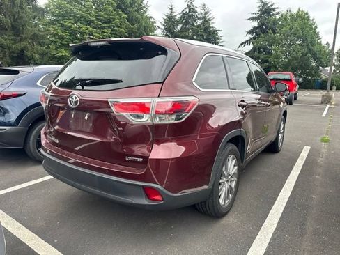 Used 2016 Toyota Highlander Limited FWD image 3