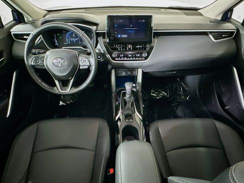Used 2023 Toyota Corolla Cross XLE w/ Convenience Package AWD/4WD image 27
