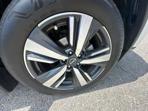 Used 2023 Nissan Rogue SL w/ SL Premium Package FWD image 4
