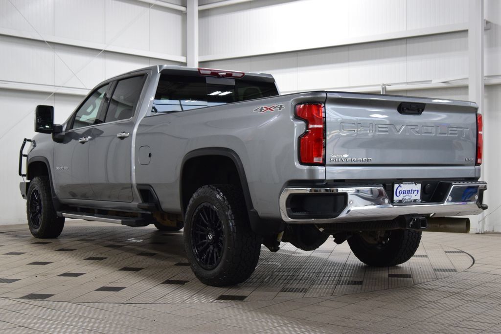 Used 2025 Chevrolet Silverado 3500 LTZ w/ LTZ Premium Package AWD/4WD image 6
