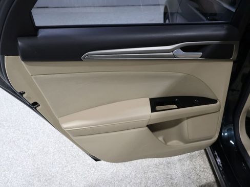 Used 2014 Ford Fusion SE image 19