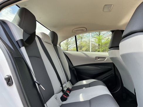 Used 2025 Toyota Corolla LE image 26