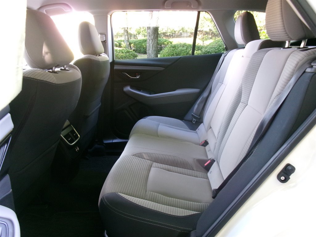 Used 2023 Subaru Outback Premium AWD/4WD image 25