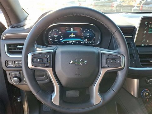 Used 2024 Chevrolet Suburban Z71 w/ Luxury Package image 15
