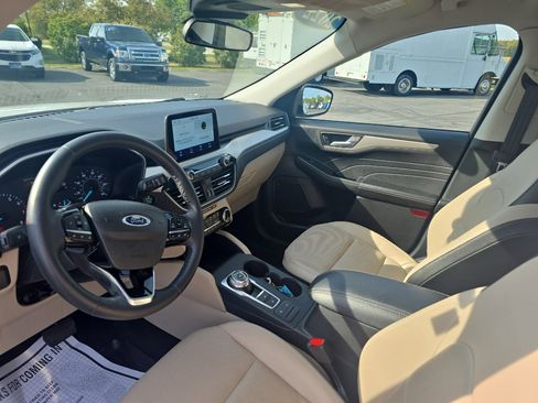 Used 2022 Ford Escape SEL image 12