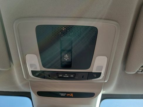 Certified 2024 Honda HR-V EX-L image 33