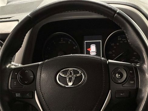 Used 2018 Toyota RAV4 XLE image 20