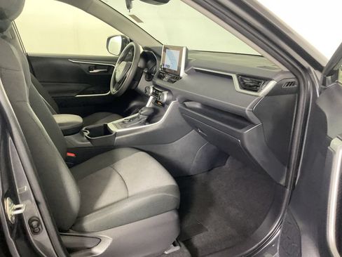 Used 2025 Toyota RAV4 XLE AWD/4WD image 23