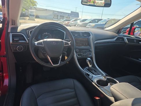 Used 2016 Ford Fusion SE w/ Equipment Group 202A FWD image 13