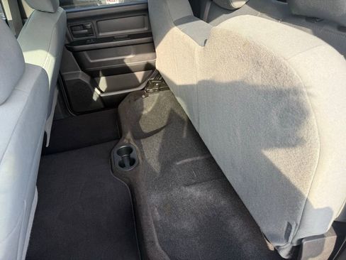 Used 2017 RAM 1500 Express AWD/4WD image 32