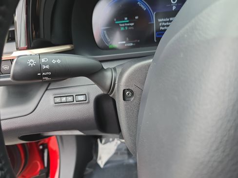 Used 2023 Toyota Crown XLE image 27