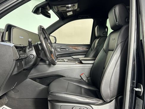 Used 2021 Cadillac Escalade Luxury AWD/4WD image 34