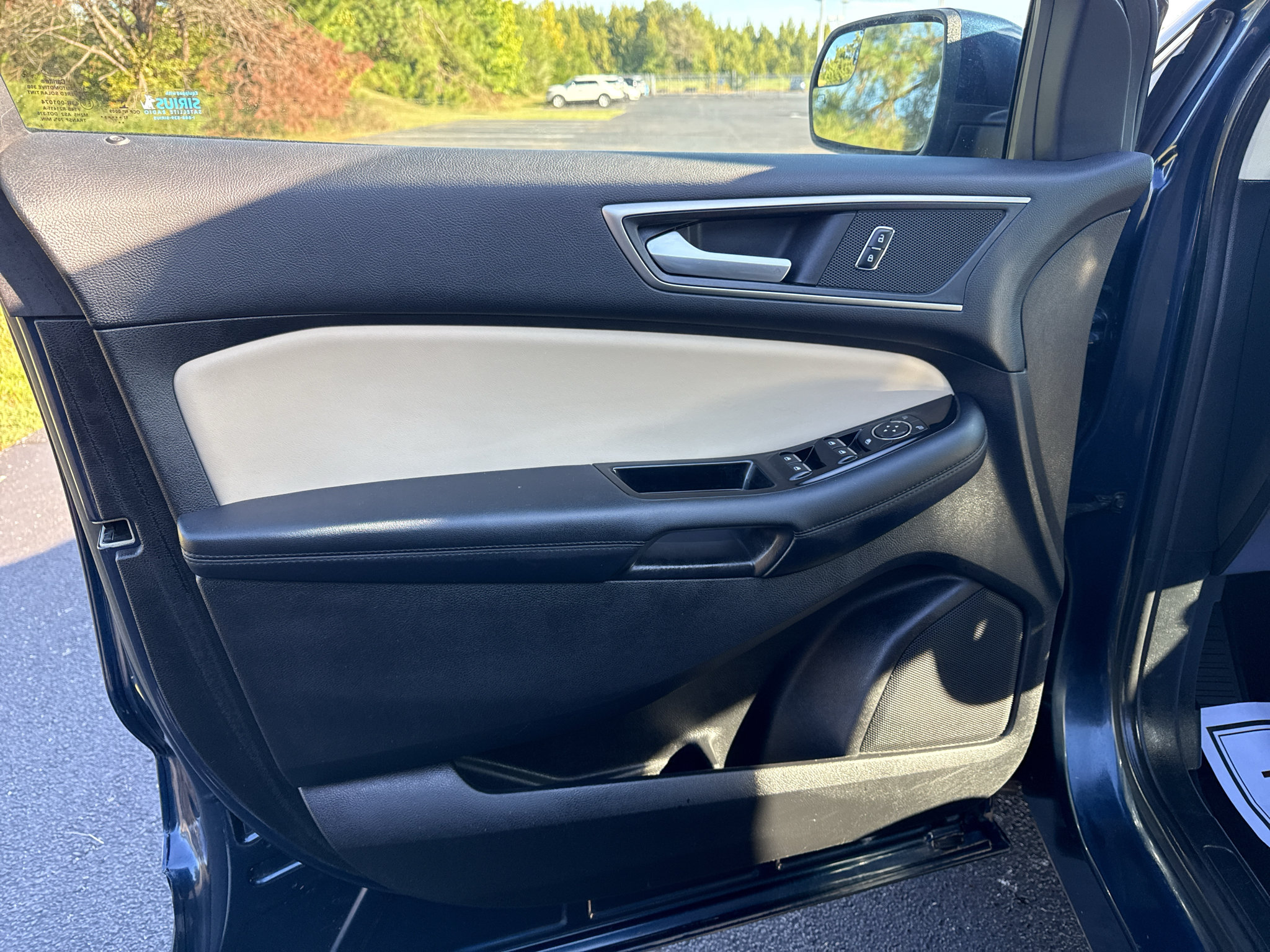 Used 2017 Ford Edge SEL w/ Equipment Group 201A FWD image 10