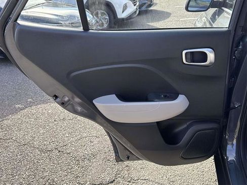 Certified 2024 Hyundai Venue SEL image 11