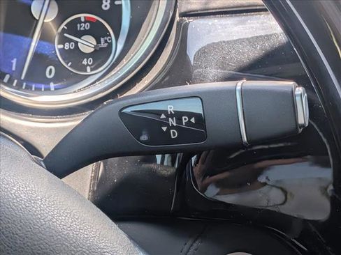 Used 2015 Mercedes-Benz GL 550 4MATIC image 8
