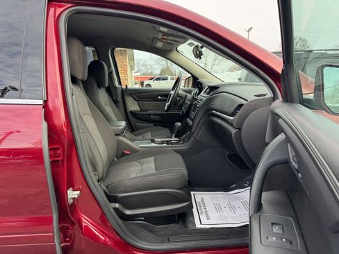 Used 2016 Chevrolet Traverse LT image 17