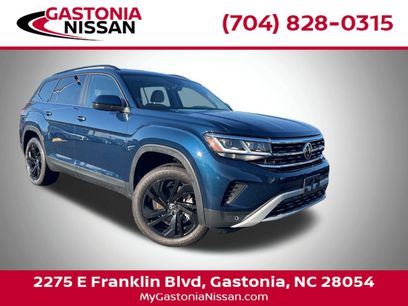 Used 2022 Volkswagen Atlas SE w/ Black Wheel Package