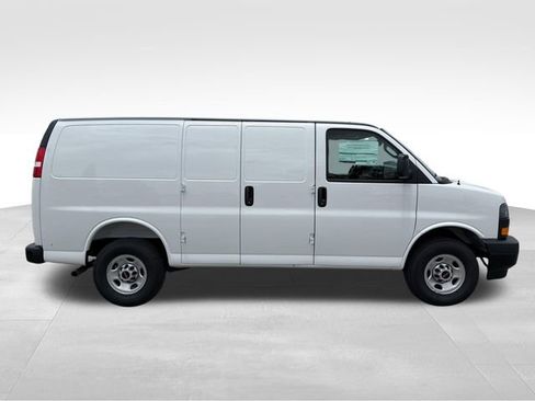 New 2026 GMC Savana 2500 w/ Driver Convenience Package RWD image 8