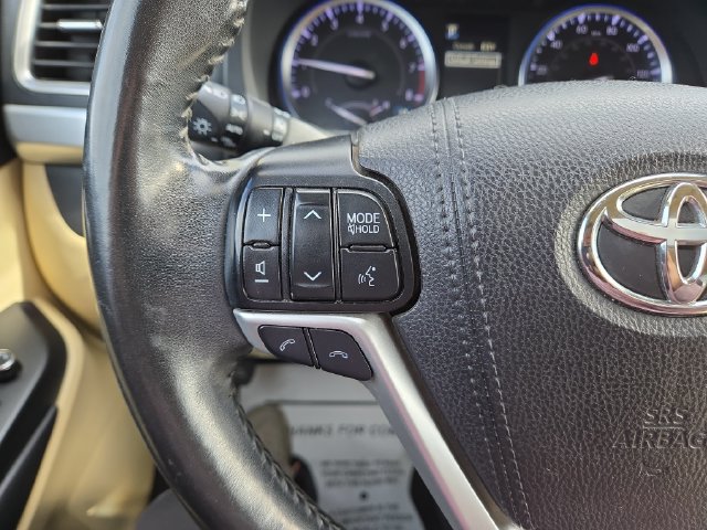 Used 2019 Toyota Highlander XLE AWD/4WD image 21
