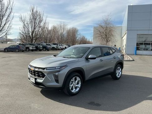 New 2026 Chevrolet Trax LS w/ LS Convenience Package image 8