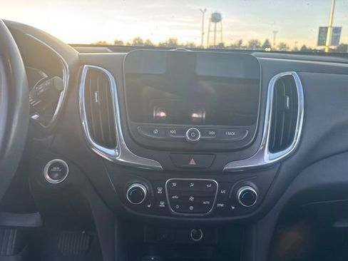 Used 2018 Chevrolet Equinox LT w/ Sun & Infotainment Package FWD image 15