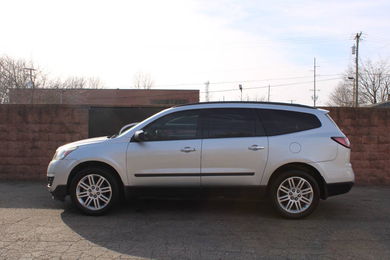 Used 2017 Chevrolet Traverse LS AWD/4WD image 2
