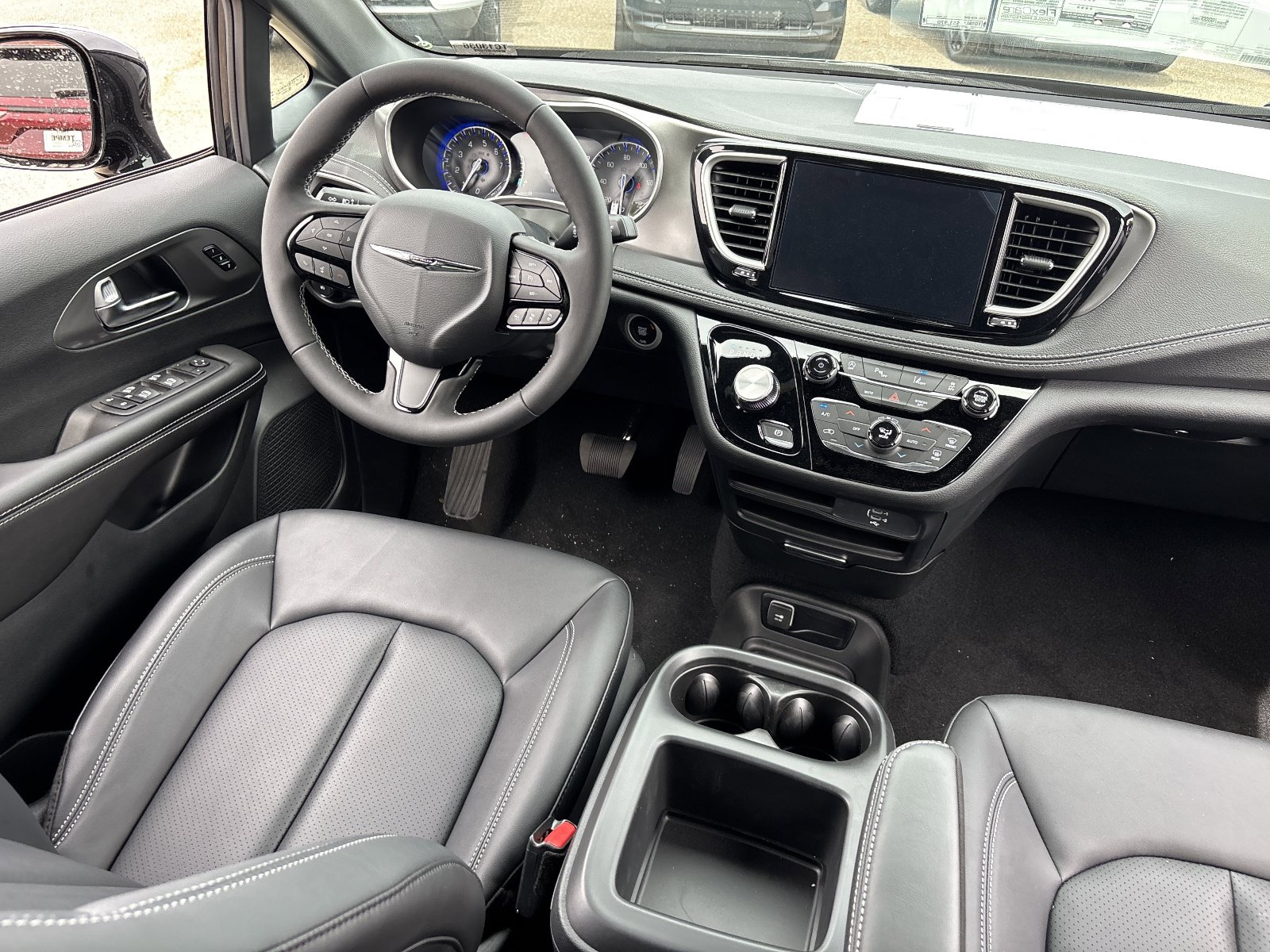 New 2026 Chrysler Pacifica Select w/ S Appearance Package FWD image 11