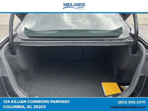 Used 2017 Ford Fusion SE w/ Equipment Group 201A FWD image 8