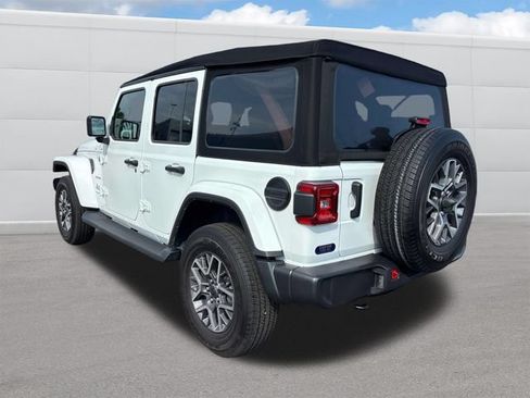 Used 2024 Jeep Wrangler Unlimited Sahara AWD/4WD image 3