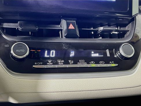 Used 2025 Toyota Corolla LE w/ Convenience Package FWD image 25