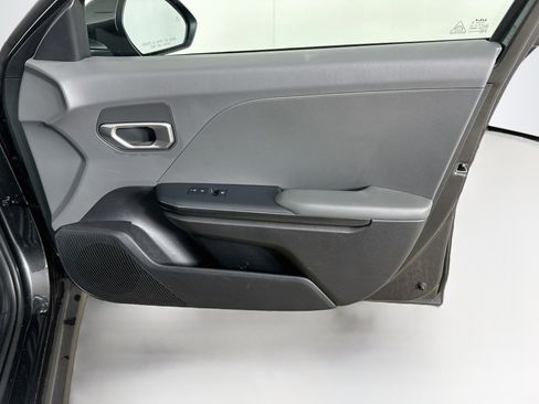Used 2025 Kia K4 FWD image 30