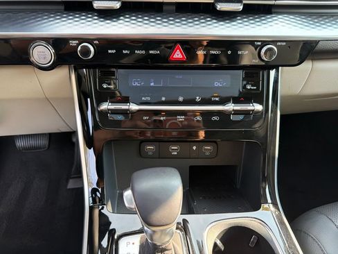 Certified 2024 Kia Carnival SX Prestige FWD image 22