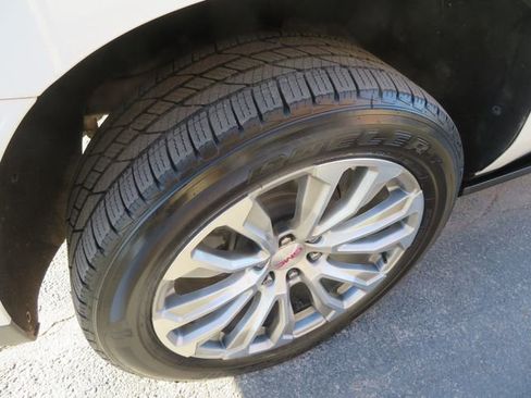 Used 2021 GMC Yukon XL Denali w/ Denali Ultimate Package image 11