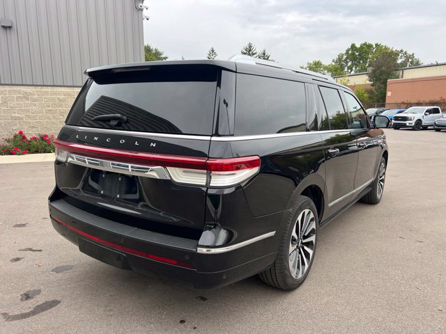 Used 2024 Lincoln Navigator L Reserve AWD/4WD image 5