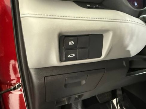 Used 2021 Toyota Highlander XLE FWD image 22