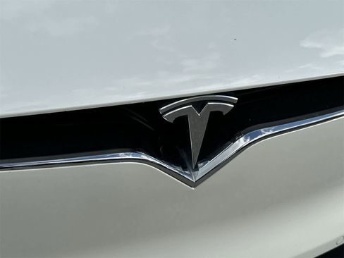 Used 2018 Tesla Model X P100D image 10