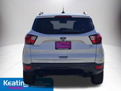 Used 2019 Ford Escape SE image 7