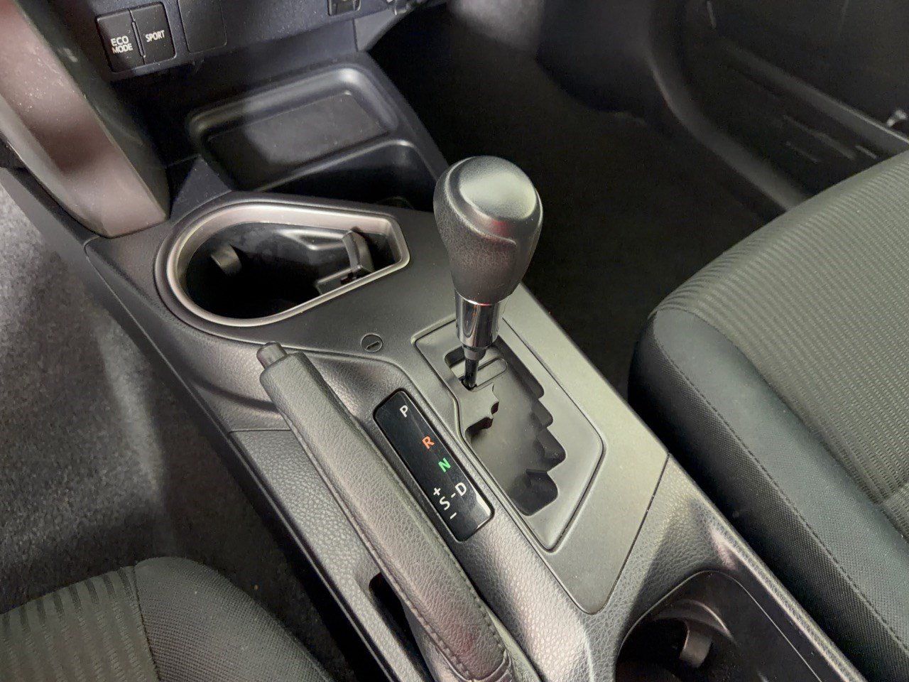 Used 2018 Toyota RAV4 LE w/ Carpet Mat Package AWD/4WD image 21