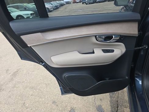 Certified 2025 Volvo XC90 B5 Plus image 21
