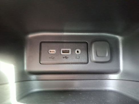 Certified 2024 Chevrolet Equinox LT w/ LPO, Floor Liner Package image 25