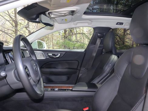 Used 2020 Volvo V60 T5 Cross Country AWD/4WD image 11
