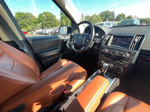 Used 2013 Land Rover LR2 HSE LUX image 28