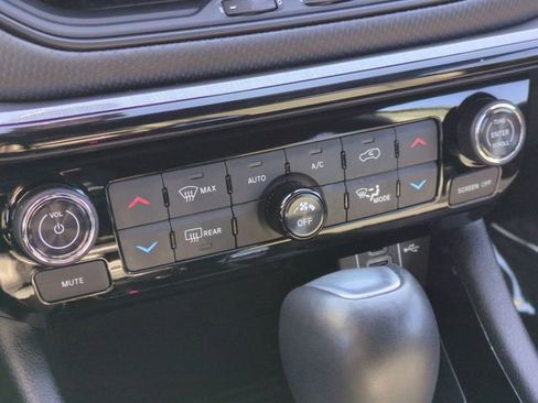 Used 2024 Jeep Compass Trailhawk image 18